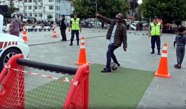 Alkol simülasyon gözlüğü takanlar komik anlara neden oldu