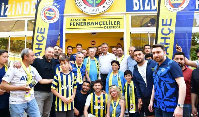 Aziz Yıldırım Manisa’da Fenerbahçeliler Derneği’ni ziyaret etti