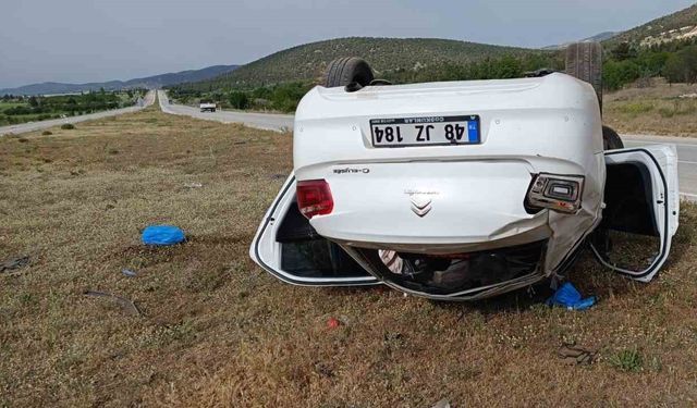 Burdur-Fethiye kara yolunda kontrolden çıkan otomobil takla attı: 1’i çocuk 3 yaralı