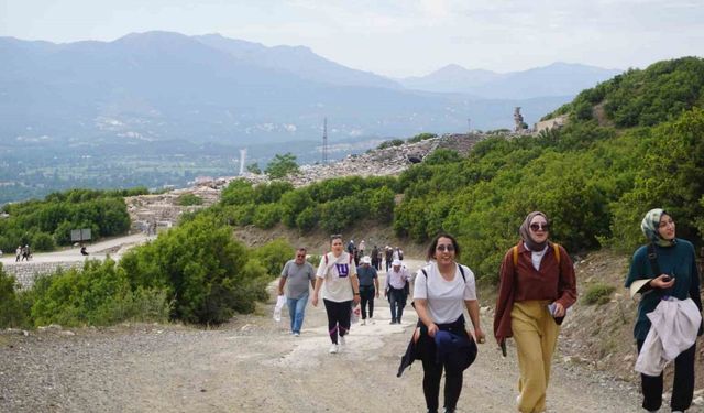 Burdur’da dünyaca ünlü Kibyra Antik Kenti eteklerinde doğa yürüyüşü