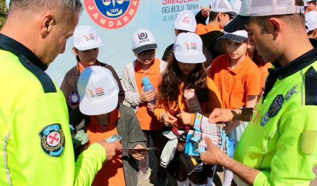 Çanakkale’de öğrenciler trafik kurallarını uygulamalı olarak öğrendi