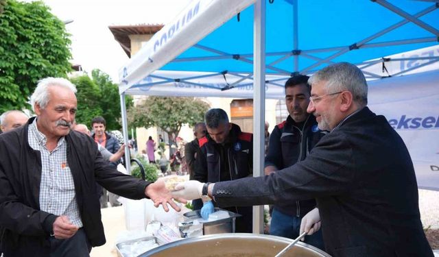 Çorum Belediyesi’nden vatandaşlara hedik ikramı