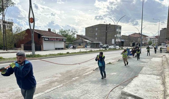 Ekipler fiber optik kablosunu 2 kilometre taşıdılar