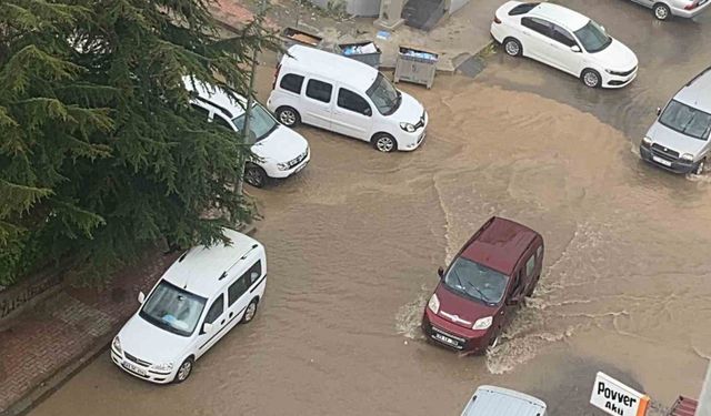 Elazığ’da dolu ve sağanak hayatı felç etti