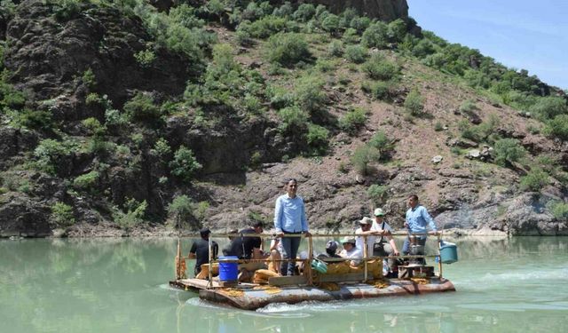 Garzan Çay’ı üzerinde yöresel sallarla tür düzenlendi