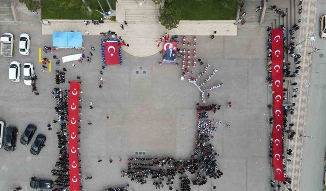 Gençlik haftası yürüyüş ile başladı