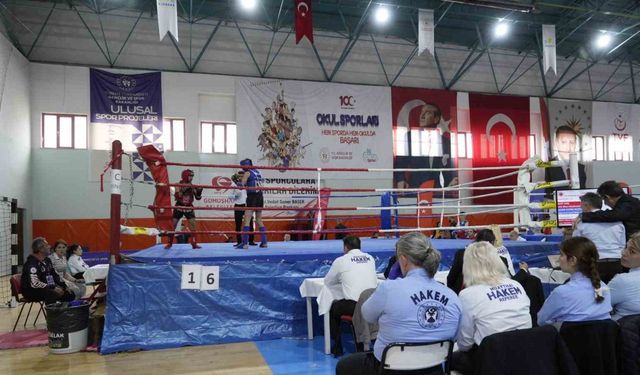 Gümüşhane’de okullar arası Muaythai Türkiye Şampiyonası kıyasıya mücadelelere sahne oluyor