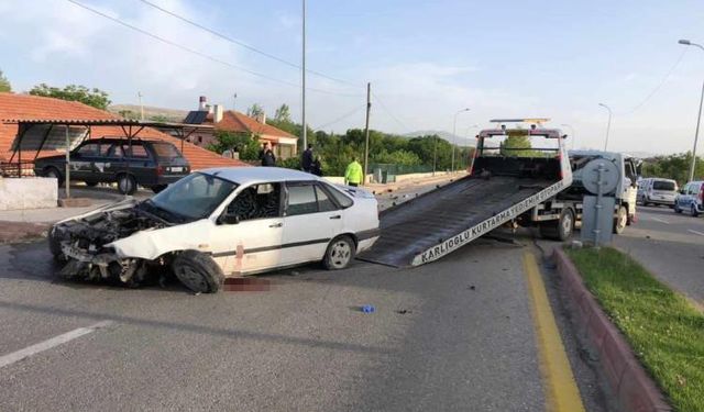 Kırşehir’de otomobil istinat duvarına çarptı: 1 ölü