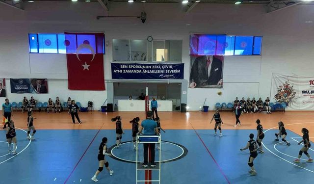 Kızlar voleybolda kazanan Muratlı