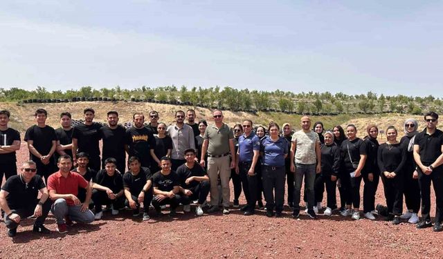 KMÜ’de güvenlik ve koruma programı öğrencilerine silah ve atış eğitimi verildi