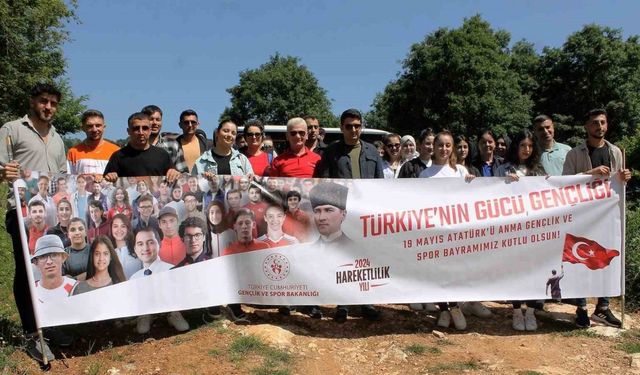 Manyas’ta Gençlik Haftası kapsamında doğa yürüyüşü