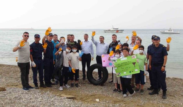 Mersin’de deniz altında ve sahilde çevre temizliği yapıldı