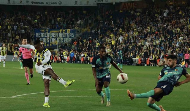 Michy Batshuayi, bu sezon 24. golüne ulaştı