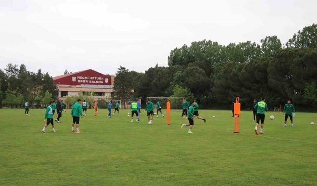 Sakaryaspor’un Süper Lig hayali play-off’lara kaldı