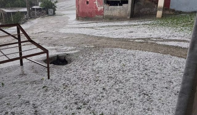 Siirt’te ceviz büyüklüğünde dolu yağdı