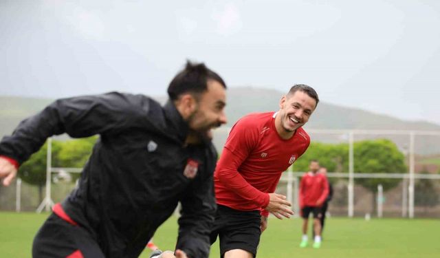 Sivasspor’da neşeli idman