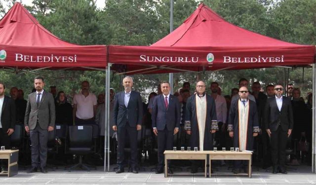 Sungurlu MYO’da mezuniyet coşkusu