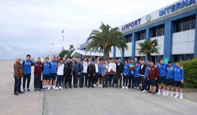 Trabzonspor’un şampiyon U19 Takımı Trabzon’a geldi