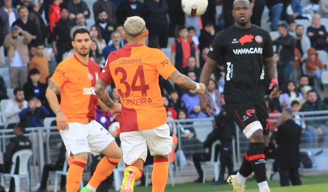 Trendyol Süper Lig: Fatih Karagümrük: 1 - Galatasaray: 1 (İlk yarı)