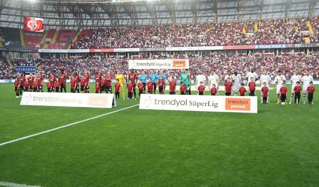 Trendyol Süper Lig: Gaziantep FK: 0 - Fatih Karagümrük: 0 (Maç devam ediyor)