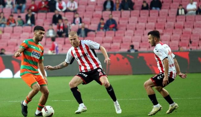 Trendyol Süper Lig: Samsunspor: 0 - Alanyaspor: 1 (İlk yarı)