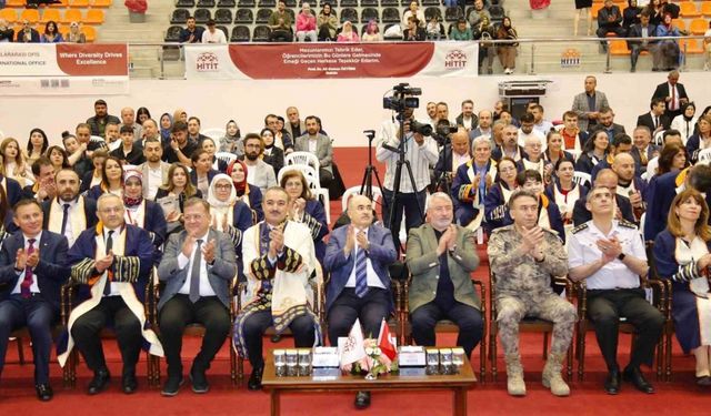 Üniversite birincisi Yemenli öğrenci dünyadaki zulme dikkat çekti