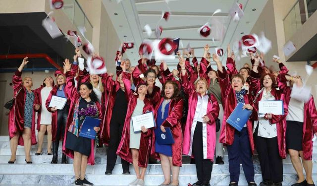 Yaşlılara özel düzenlenen Bilgelik Programı, ilk mezunlarını verdi