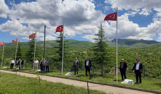 Yıllar birbirini kovalıyor, yürekteki acılar bir türlü dinmiyor