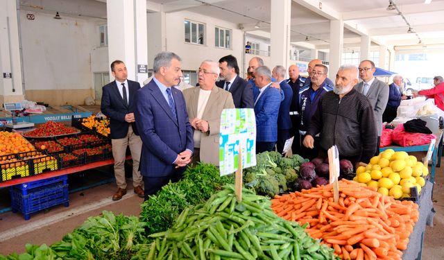 Vali Özkan, pazarcı esnafı ile buluştu