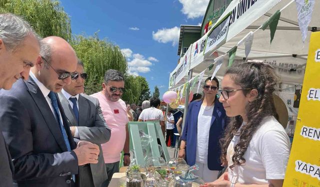 Ağrı’da projelerin sergilendiği "Bilim Şenliği" yoğun ilgi gördü