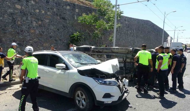 Askeri araç kaza yaptı: 1’i asker 3 yaralı