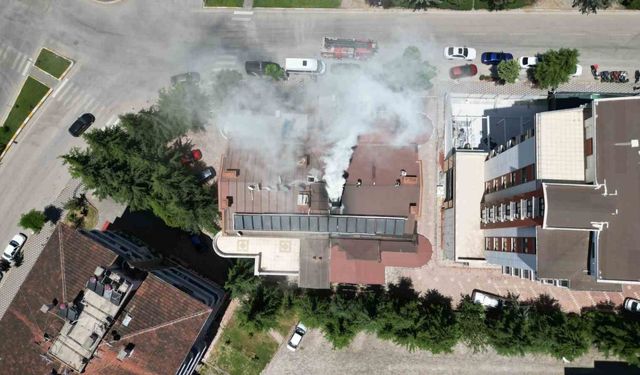 Bacadan çıkan yoğun duman itfaiyeyi alarma geçirdi