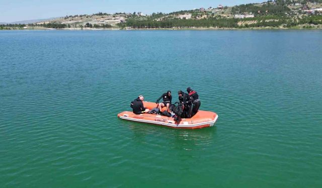 Balık adamlar temiz çevre için dalış yaptılar