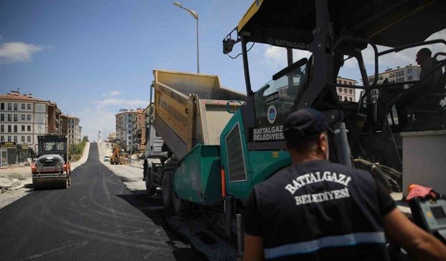 Battalgazi Belediyesi yol çalışmalarına aralıksız devam ediyor