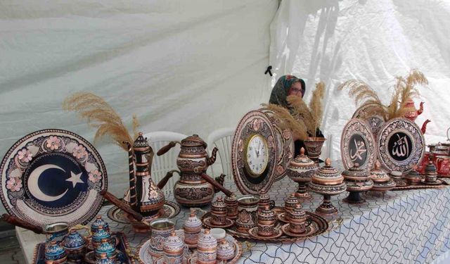 Bingöl’de kursiyerler yıl boyunca hazırladıkları ürünleri sergiledi