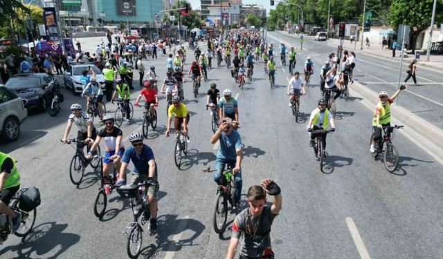 Çevre dostu yaşam için Şişli’den Üsküdar’a pedal çevirdiler