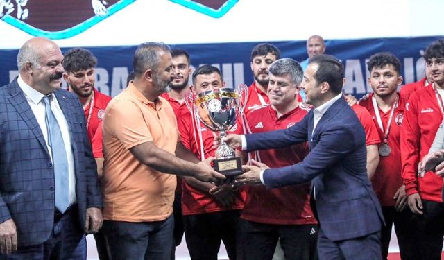 Çorum Belediyespor güreş takımı ikinci oldu