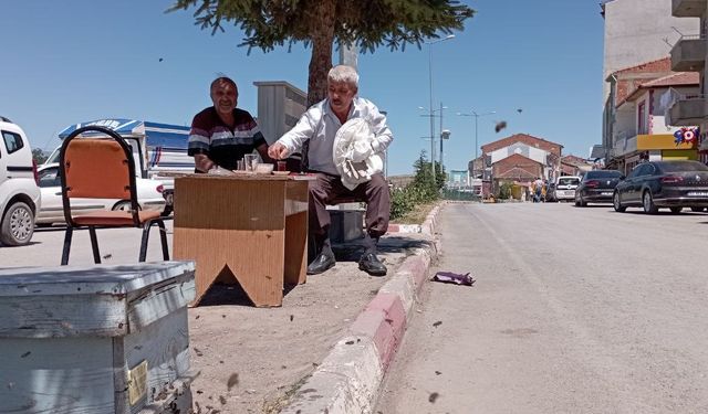 Kahvede otururken kısmet ayağına geldi