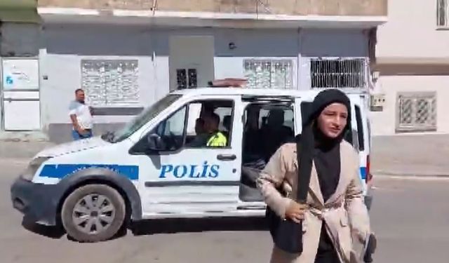 Kimliğini unutan öğrencinin yardımına polis koştu