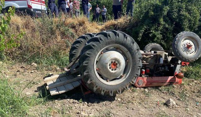 Kontrolden çıkan traktör devrildi: 4 yaralı