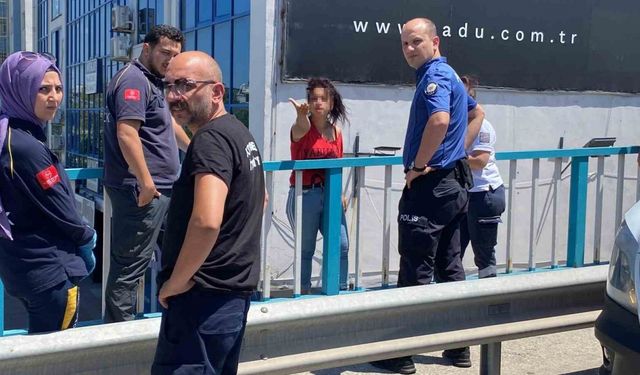 Köprüye çıkan genç kızı polis ikna etti