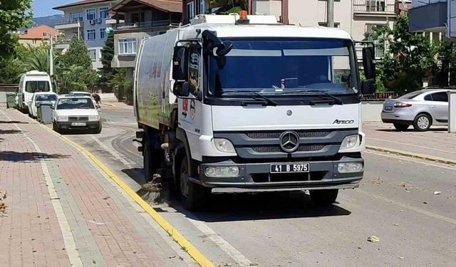 Körfez’de hummalı temizlik çalışması