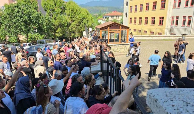 LGS’nin ilk oturumu sona erdi, okul bahçesi açık görüşü andırdı