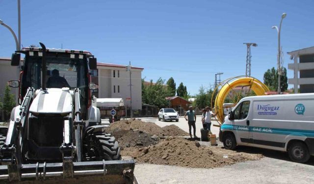 Malazgirt’te doğal gaz çalışmaları devam ediyor