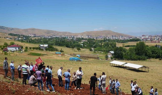 Muş’ta rüzgar enerji santrali inşaatı protesto edildi