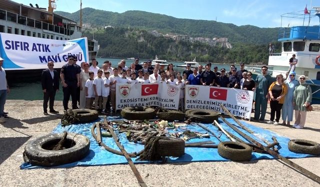 Sahil güvenlik ekipleri bu kez deniz canlılarının yaşama tutunması için mücadele verdi