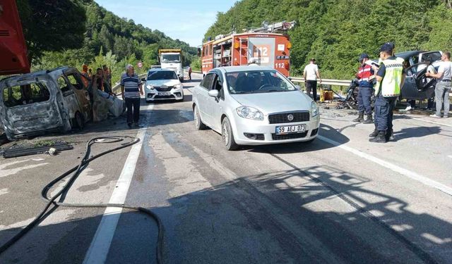 Sinop’ta feci kaza: 2’si doktor 4 kişi hayatını kaybetti, 2 yaralı