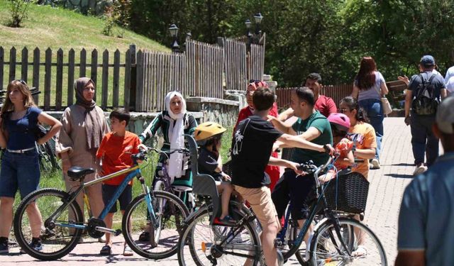 Tatilciler, Bolu’nun doğa harikasına akın etti