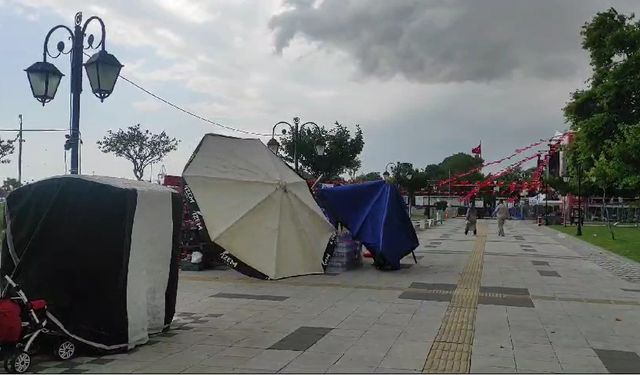 Tekirdağ’da yağış ve fırtına hayatı olumsuz etkiledi