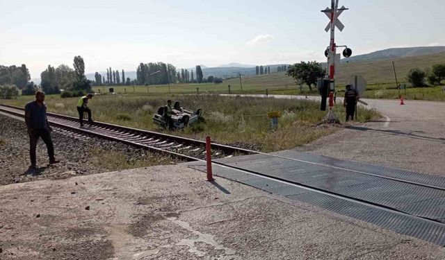 Tokat’ta ters dönen araçtan sağ kurtuldular